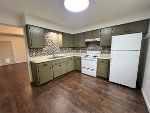 Building Photo - 103 Warren St