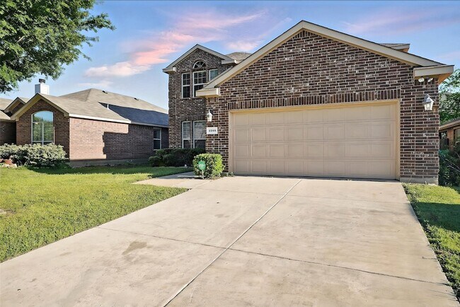Building Photo - 1205 Caroline Dr