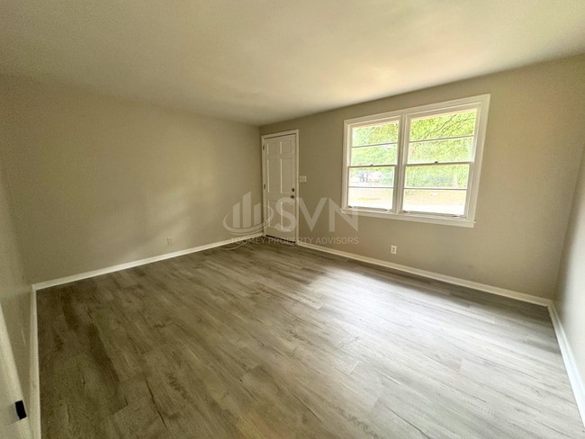 Building Photo - 1104 Garland Dr