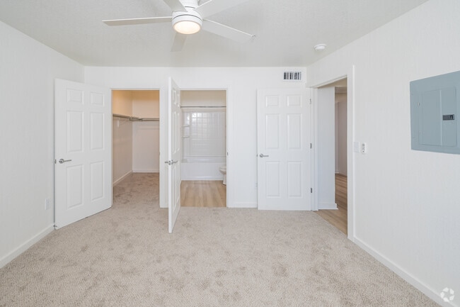 2BR, 2BA - 988SF - Bedroom 1 - Pointe at North Penn