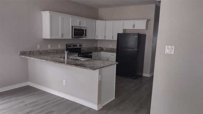 Foto del edificio - 16937 Glenheath St