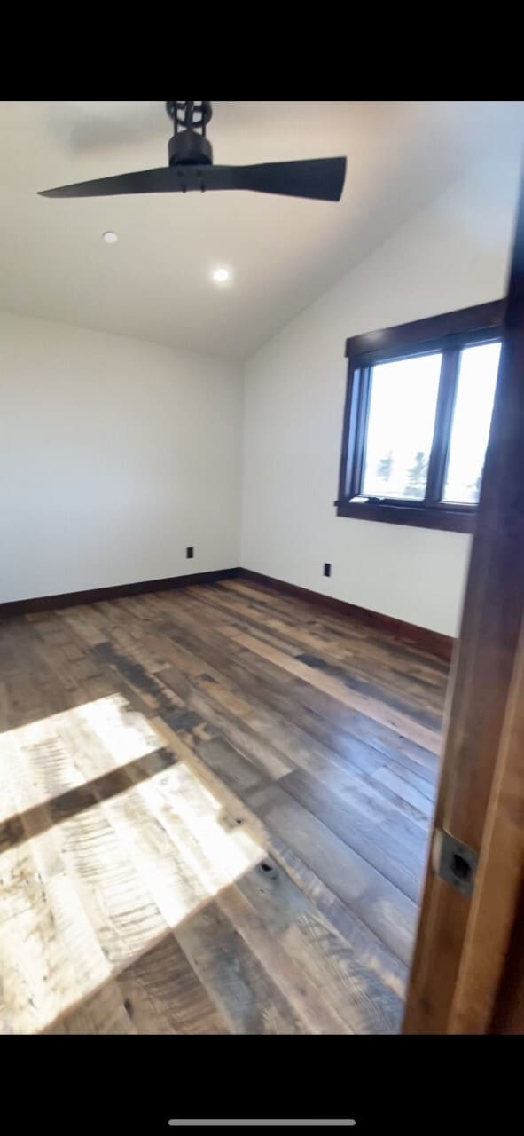 Building Photo - 425 W Wilson Canyon Dr
