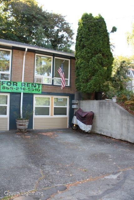 Primary Photo - 5115 Ravenna Ave NE