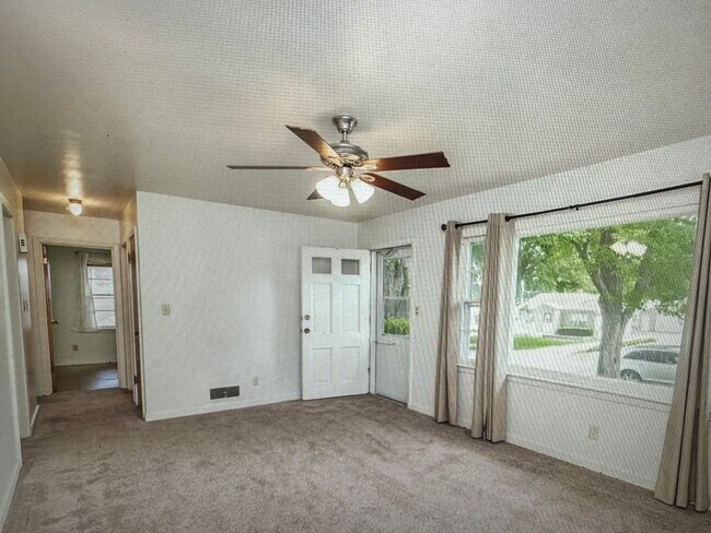 Building Photo - 1521 Patton Ave