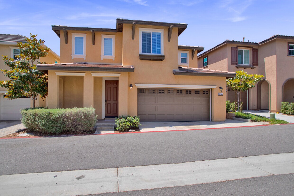 Primary Photo - 35346 White Camarillo Ln