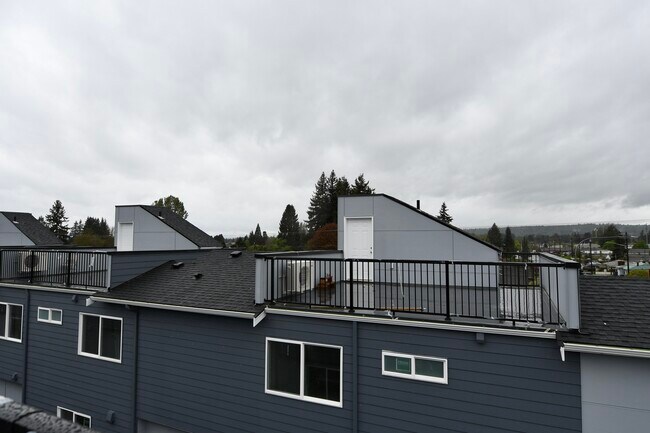 Building Photo - 4716 72nd Dr NE