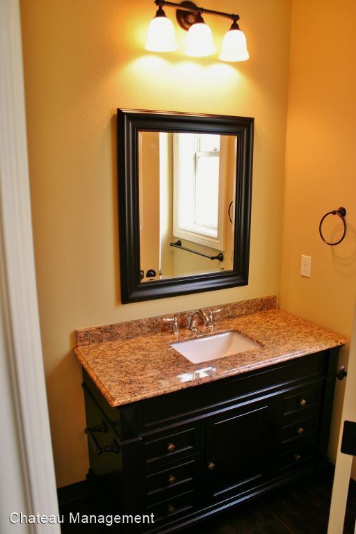 Foto del edificio - 5 br, 6 bath House - 3804 SW West Hills Rd.