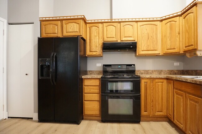 Building Photo - 510 Lasalle Ln