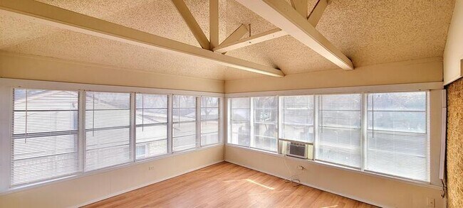 Building Photo - 417 Beard St