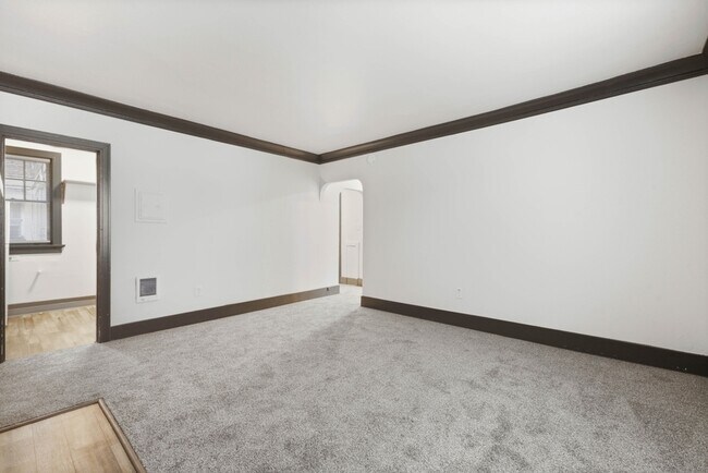Foto del edificio - 16 N Broadway St