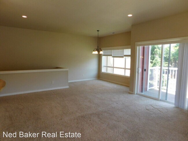 Building Photo - 2 br, 2.5 bath House - 396 Market St. NE