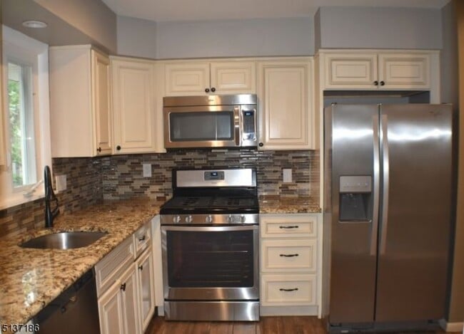 Foto del edificio - 95 Beverly Rd