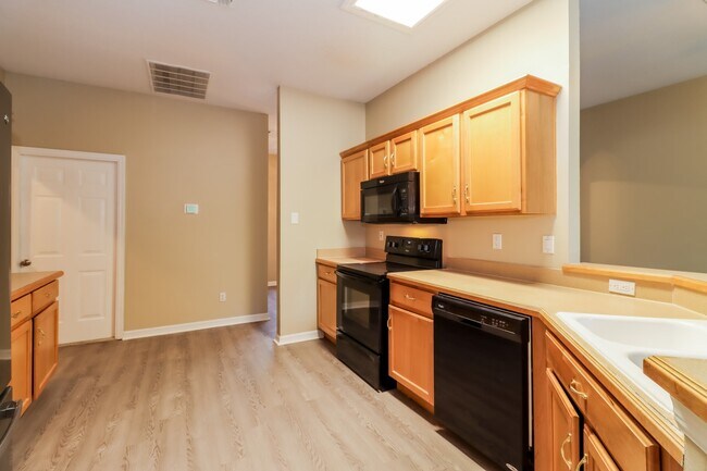Foto del edificio - 17905 Sparrows Nest Dr