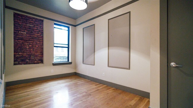Foto del edificio - 2 br, 1 bath  - 921 Saint Marks Ave