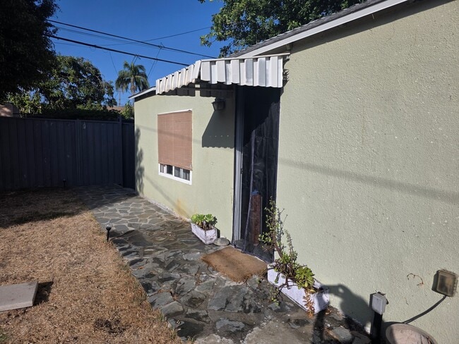 Photo - 1748 Wellesley Ave (Los Angeles, CA) House