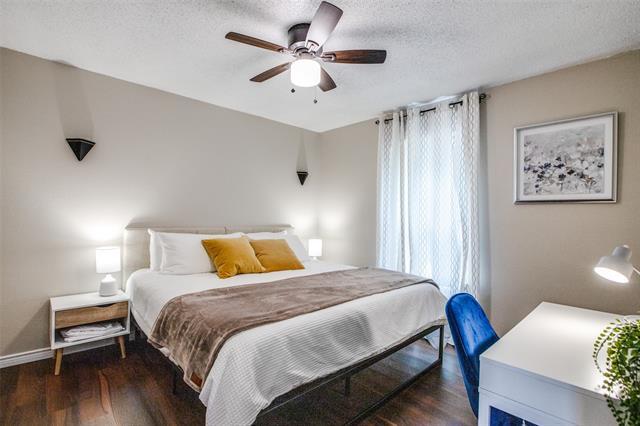 Foto del edificio - 8756 Carroll Cir