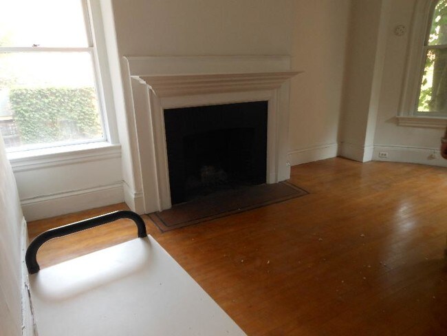 Building Photo - 383 Harvard St