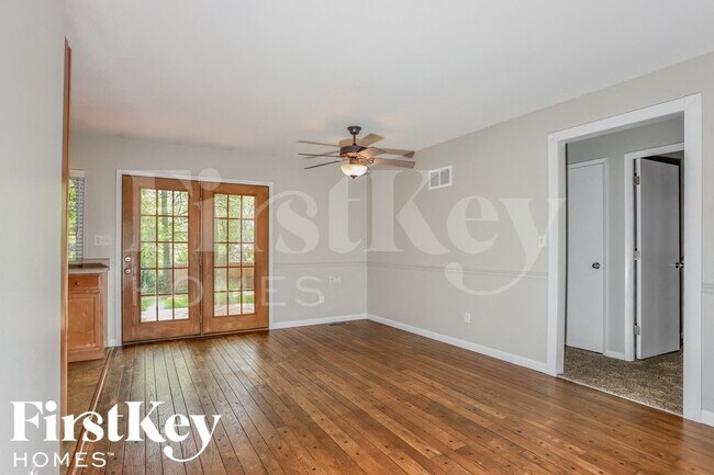 Building Photo - 522 Ballwood Dr