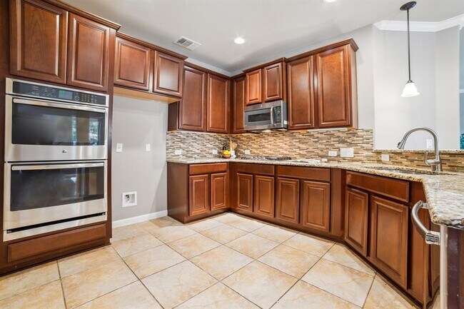 Foto del edificio - 400 Hummingbird Ln