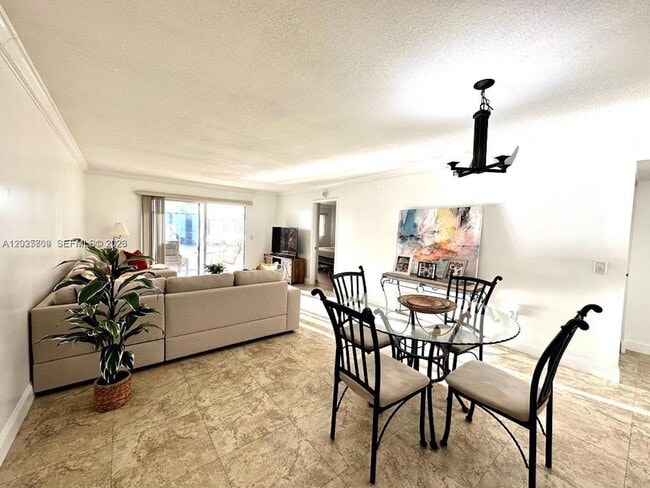 Foto del edificio - 850 SW 138th Ave