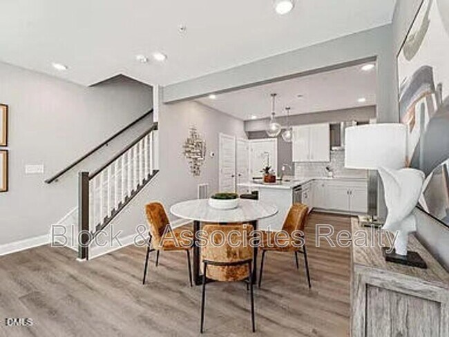 Building Photo - 404 Gaston Pk Ln
