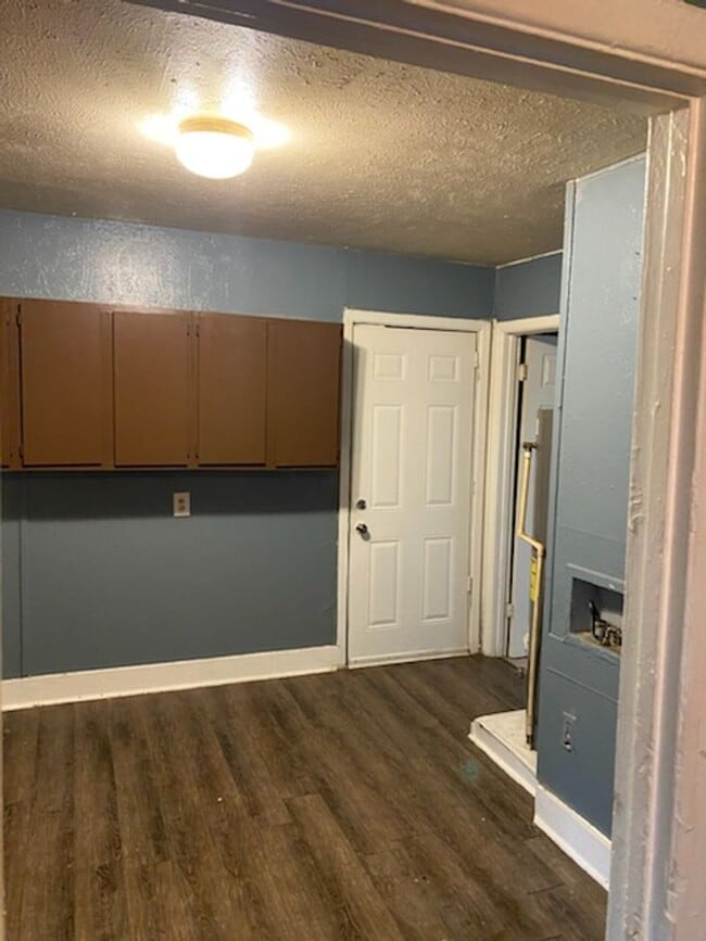 Building Photo - Newly Reduced Price! 2 Bedroom 1 Bath available soon
