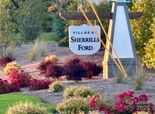 Building Photo - 3667 Mercer St