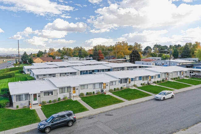 Building Photo - River Vista Apartments