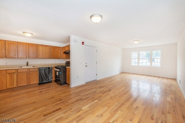 Building Photo - 1023 Olive St