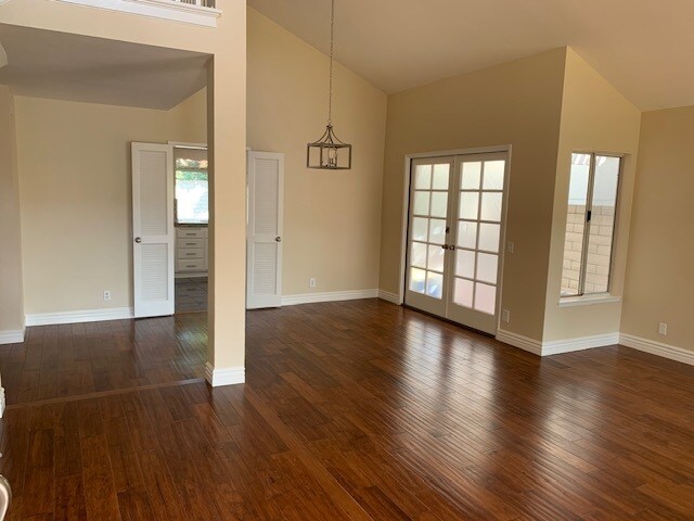 Foto del edificio - 25531 Goldenspring Dr