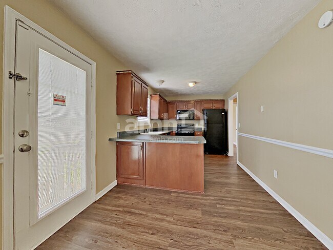 Foto del edificio - 1103 Bolton Dr