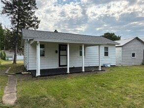 Building Photo - 1631 E High Ave