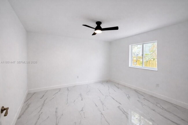 Foto del edificio - 236 NE 55th Terrace