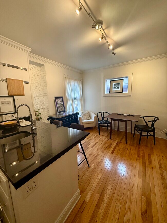 Foto del edificio - 267 E Blenkner St