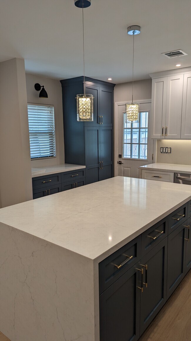 Building Photo - 1500 Leland Way