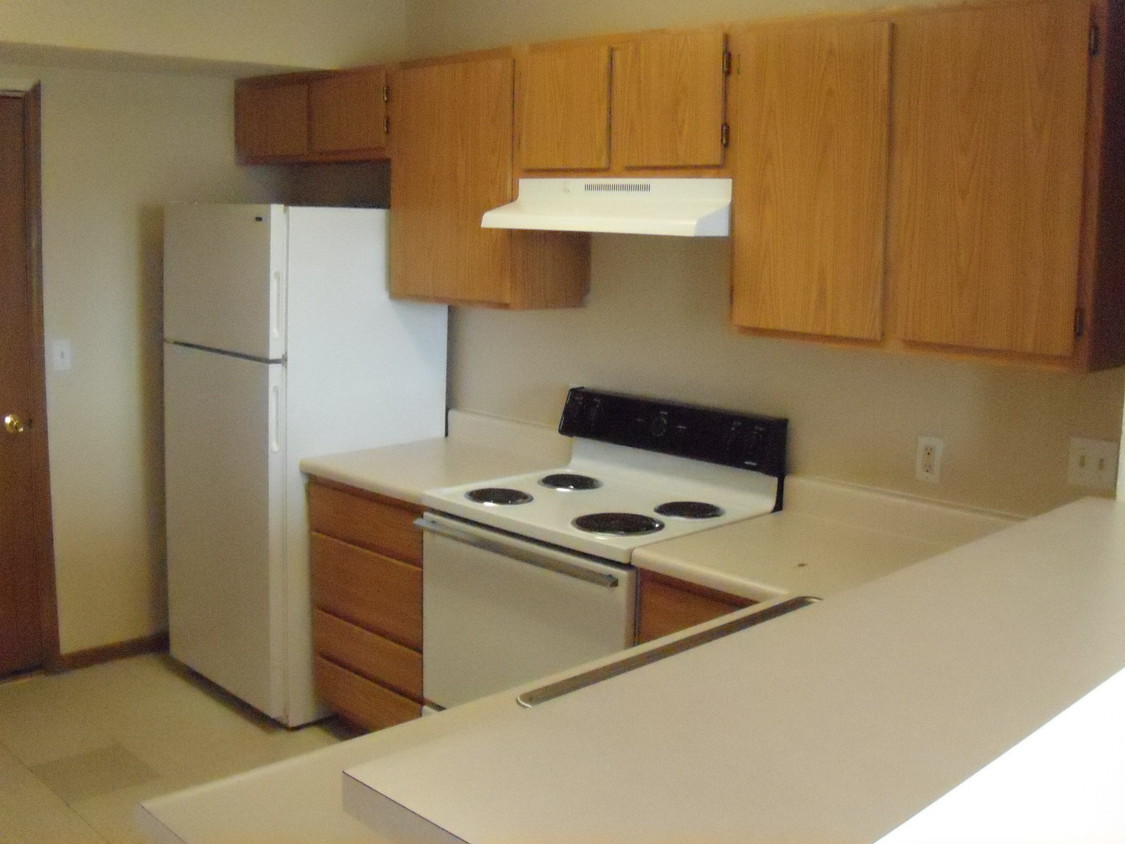 Kitchen - Quail Run Apartments