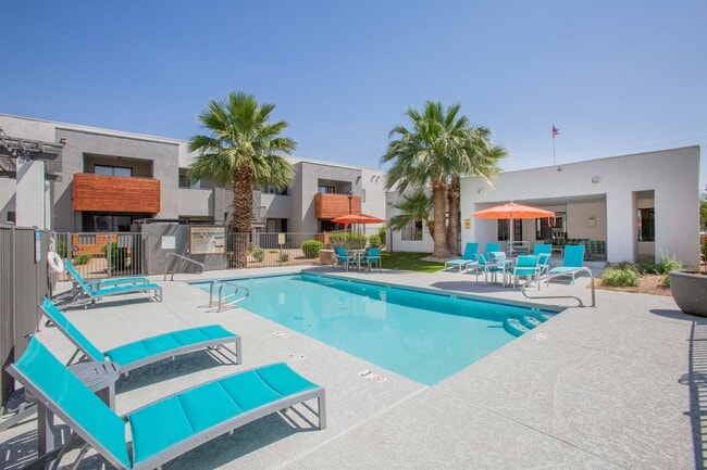Building Photo - Portola Glendale