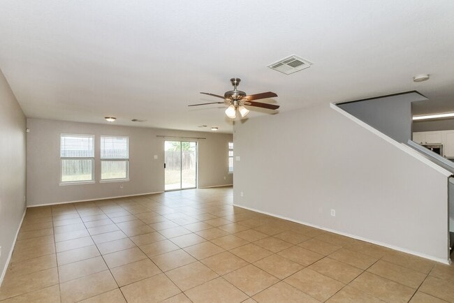 Foto del edificio - 5006 Roth Forest Ln