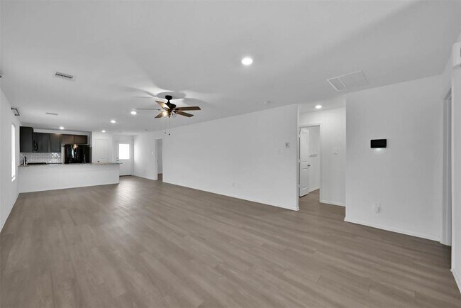 Building Photo - 3795 Solanum Dr