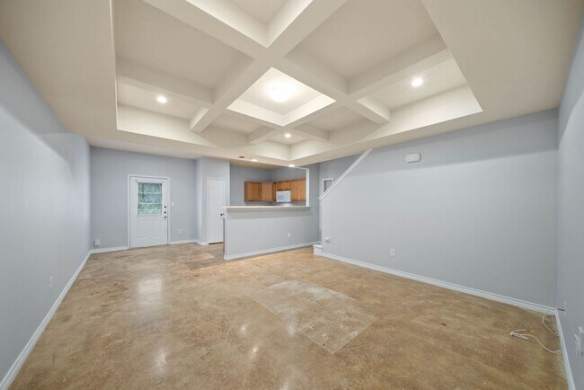 Building Photo - 3 Bedrooms 2.5 Bathrooms located in Garden...