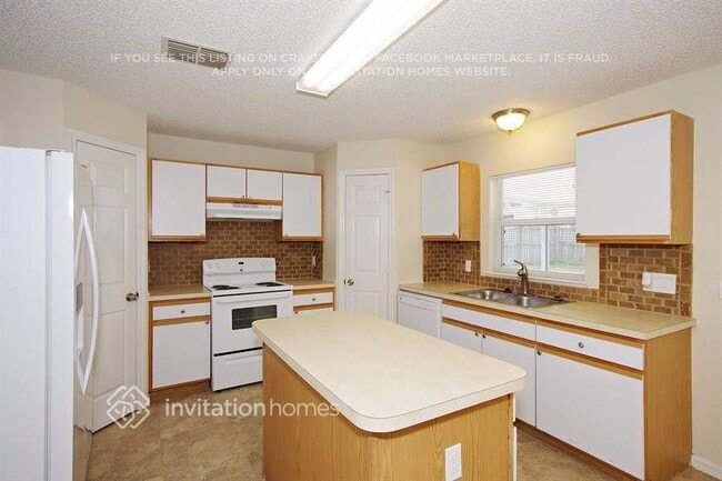 Foto del edificio - 6702 Lorain St