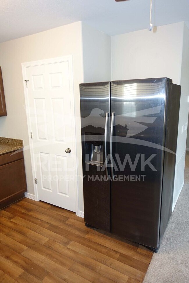 Foto del edificio - Charming Three Bedroom, Two Bathroom Cooli...