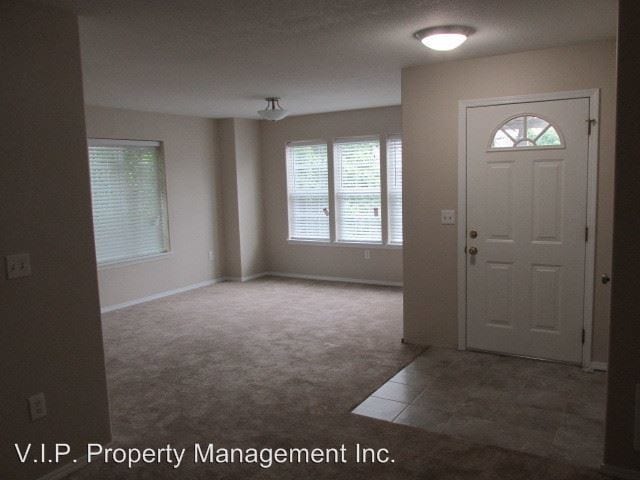 Building Photo - 2 br, 1.5 bath House - 10934 NE Weidler St