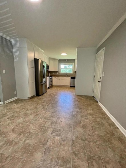 Building Photo - 1310 Aswan Dr