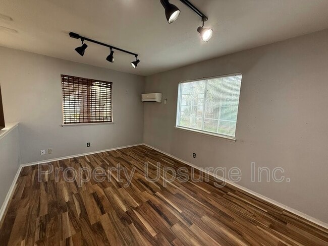 Building Photo - 3404 Bechelli Lane - C