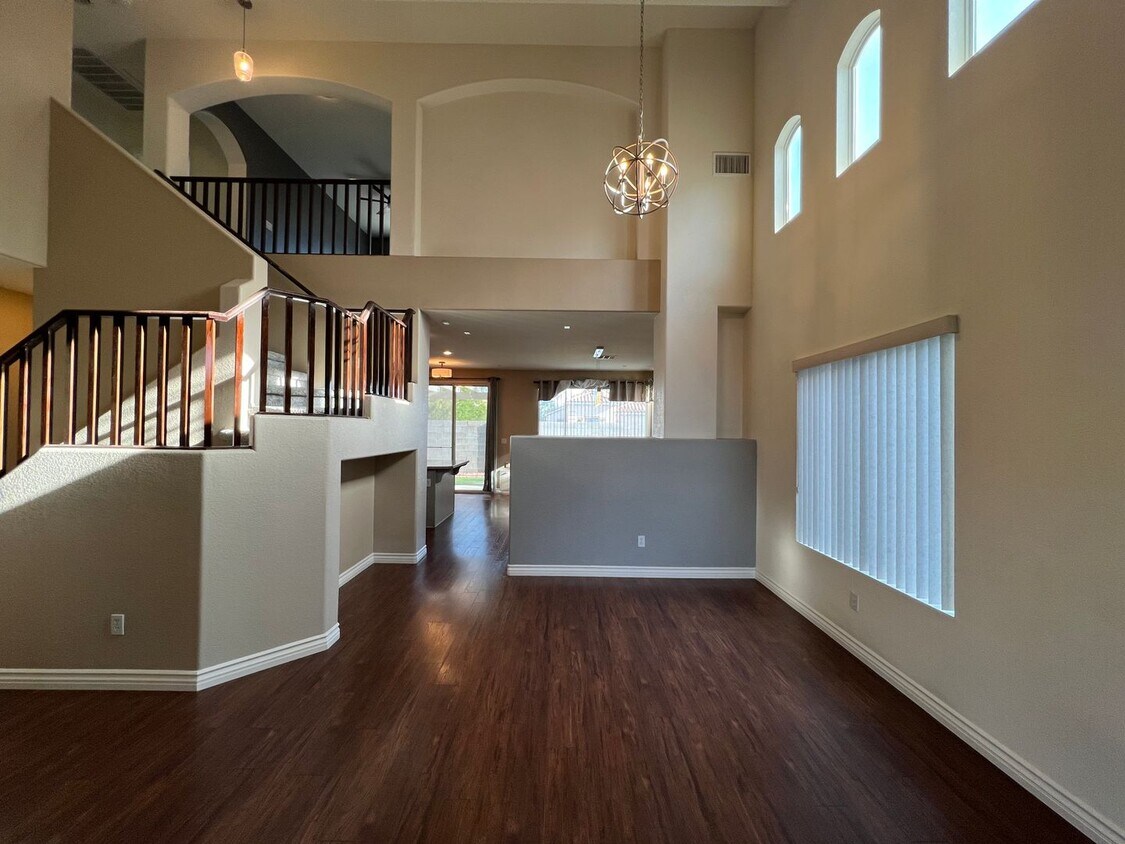 Building Photo - 8265 Quail Arroyo Ave