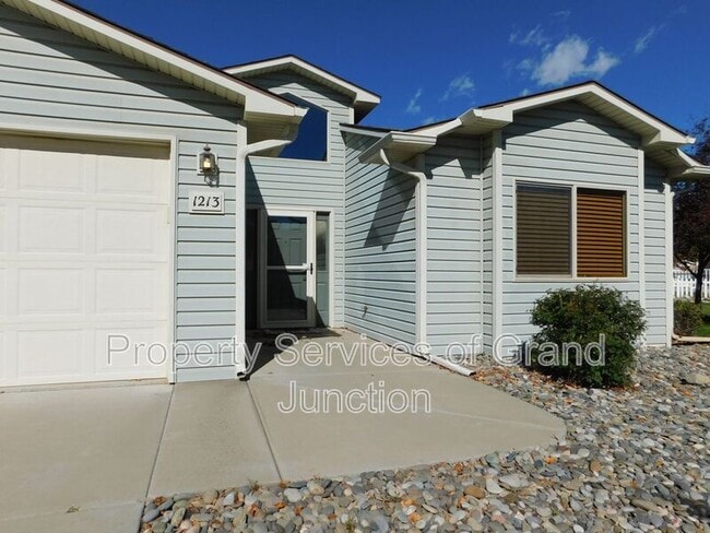 Photo - 1213 E Carolina Ave House