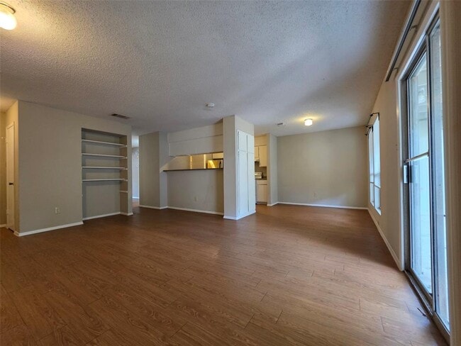 Building Photo - 11900 Alpheus Ave