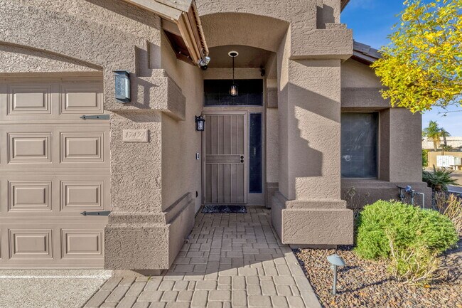 Building Photo - 17424 N 2nd Ave