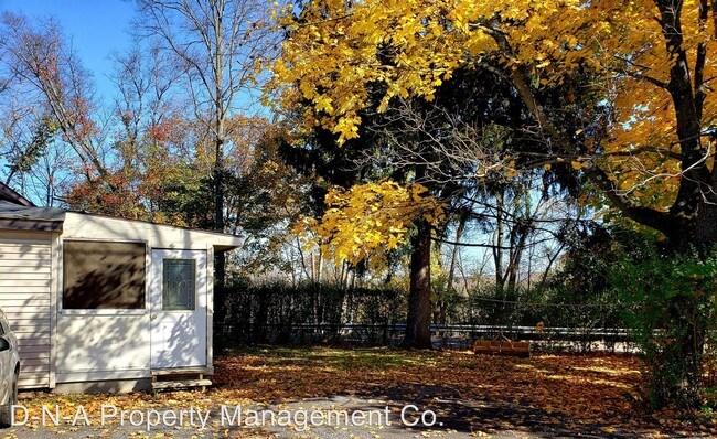 Building Photo - 2 br, 1 bath House - 1115 Appenzeller Ave